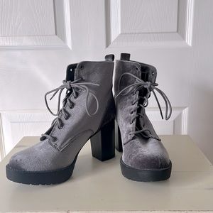 Madden girl grey/silver boots